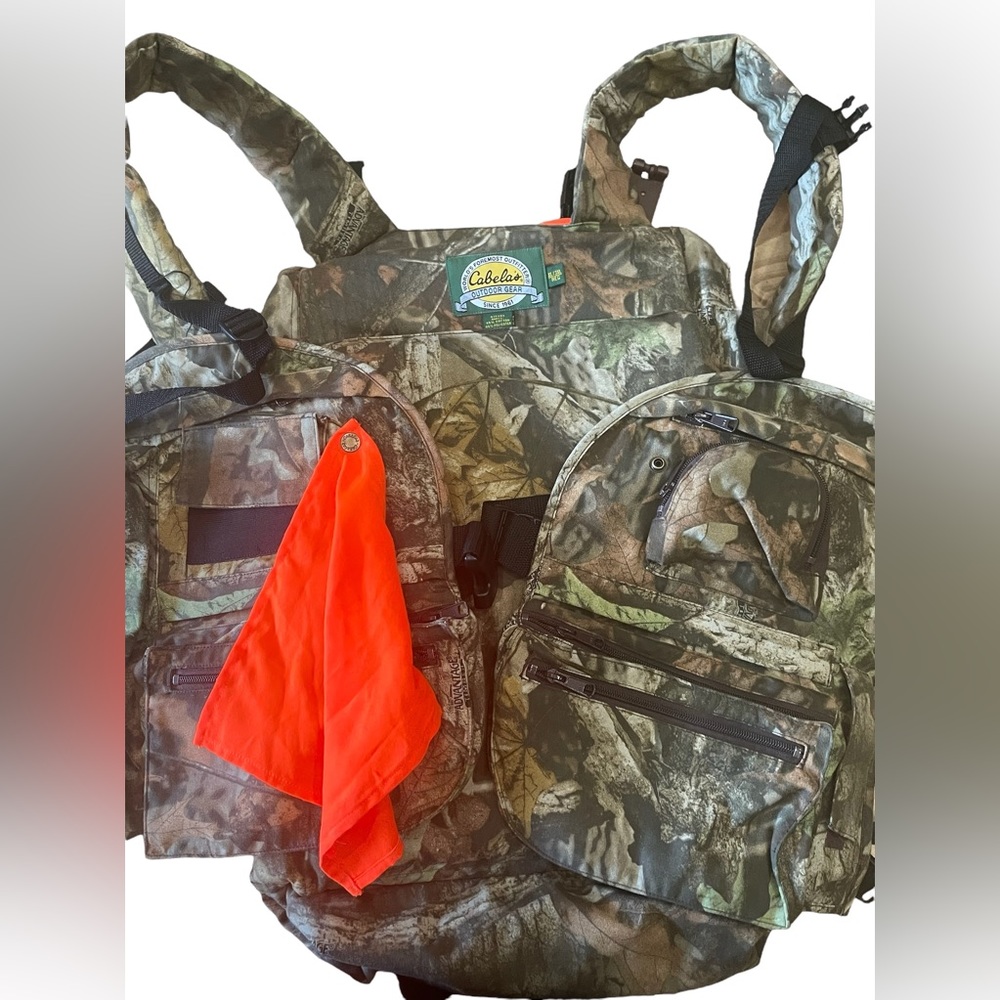 Cabela's Realtree Camo Hunting Vest with Blaze Orange Accent